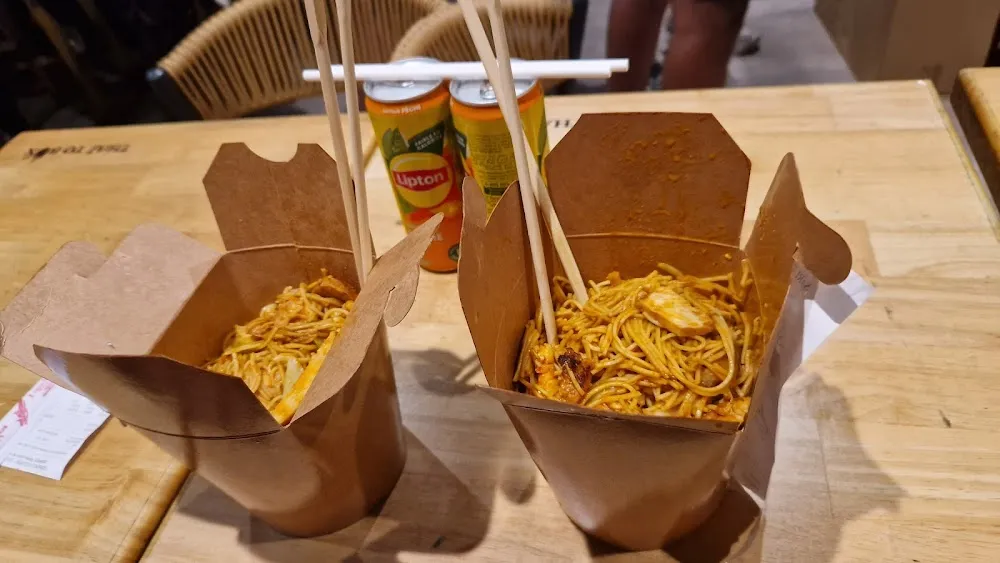 Nouilles Jaunes Poulet Sauce Satay